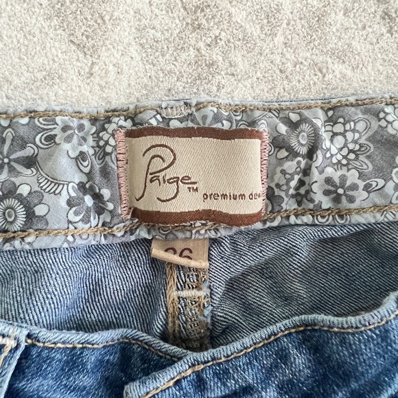 Paige Premium Denim Laurel Canyon Boot Cut Size 26 - Picture 5 of 5